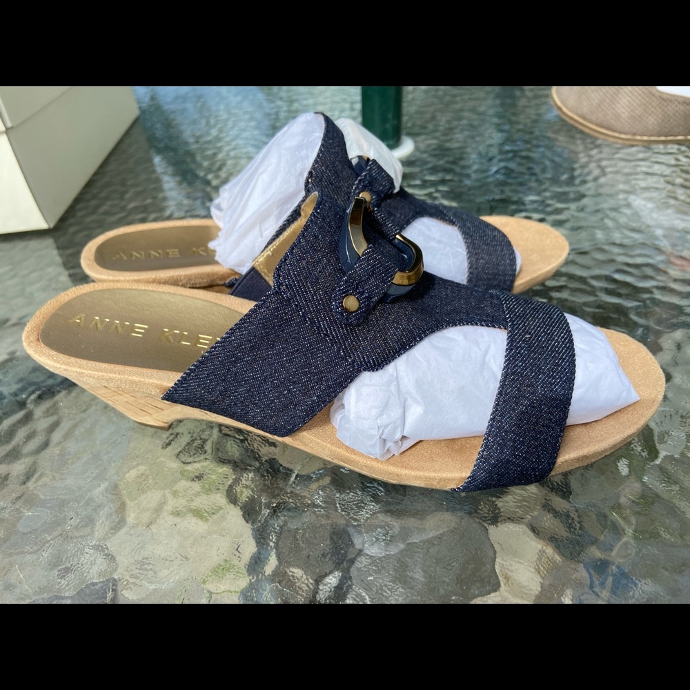 Women’s shoes